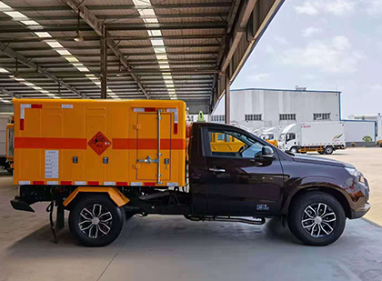 皇桐镇爆破器材运输车