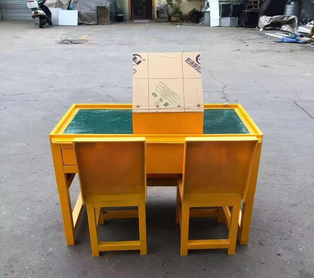 皇桐镇防静电导通桌井下煤矿火工品发放桌：危险品流转的安全守护者
